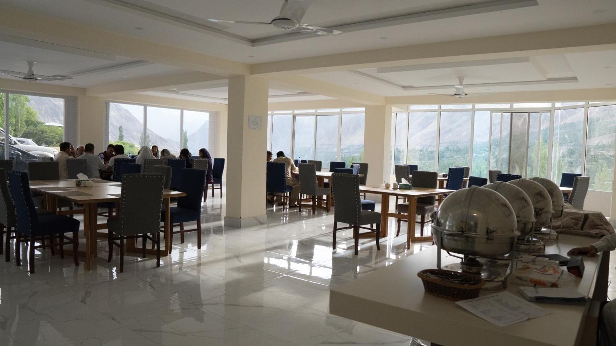 Karimabad  Hilltop Hotel, Hunza מראה חיצוני תמונה