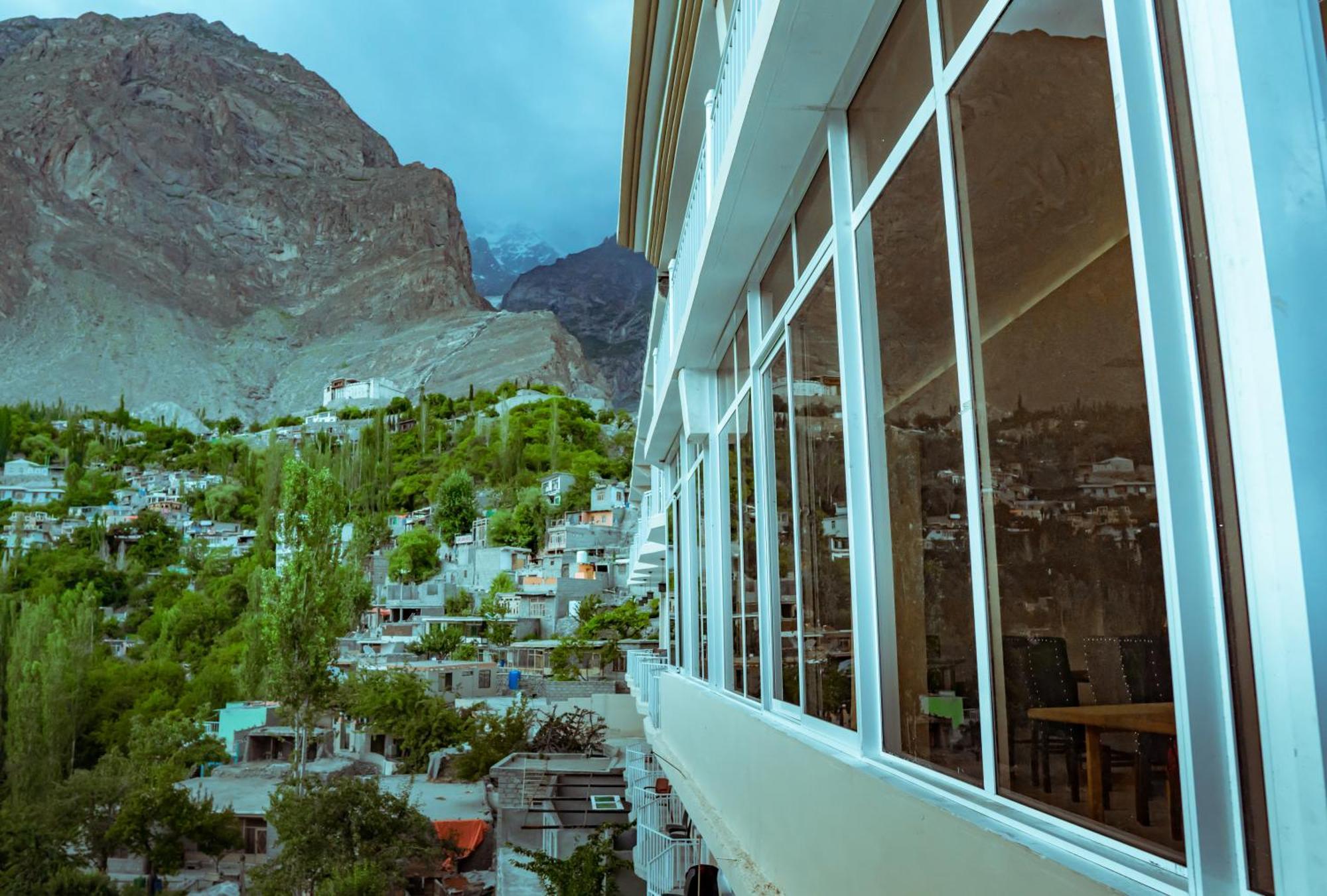 Karimabad  Hilltop Hotel, Hunza מראה חיצוני תמונה