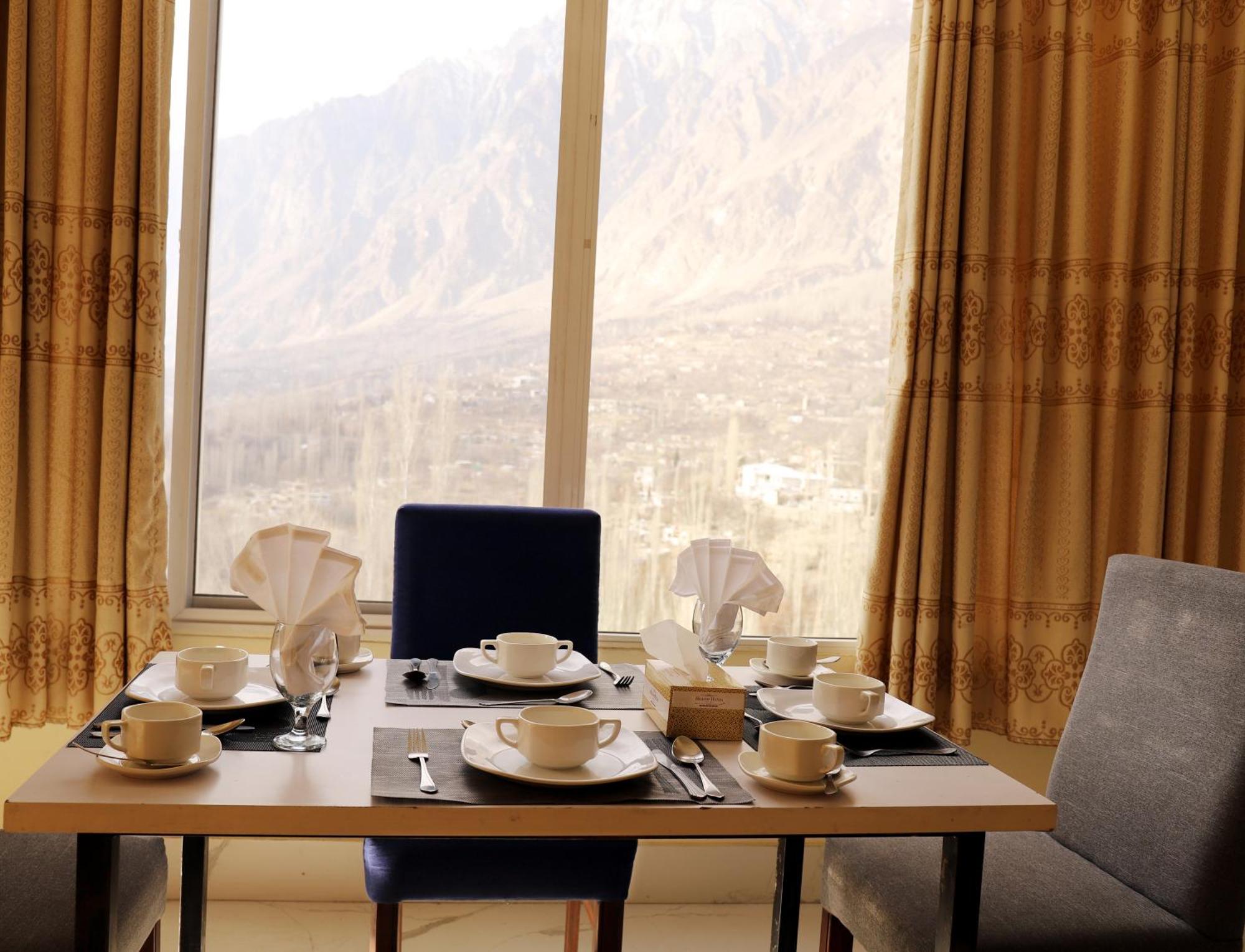 Karimabad  Hilltop Hotel, Hunza מראה חיצוני תמונה